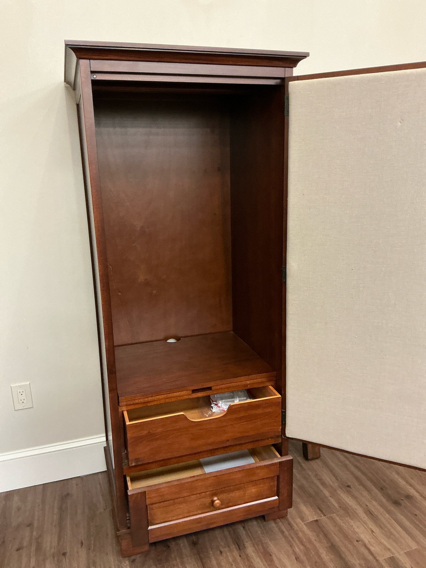 Armoire