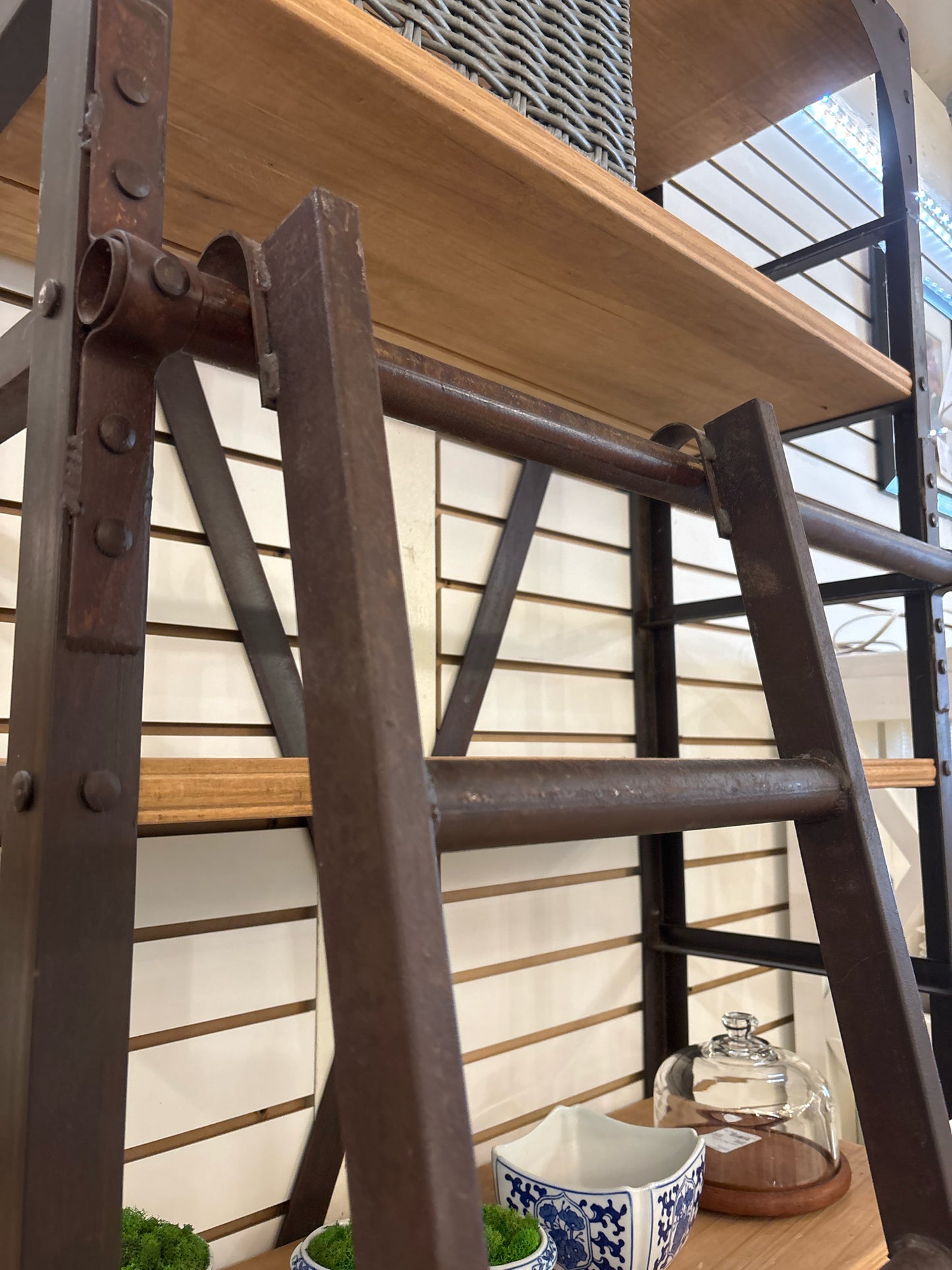 Shelf