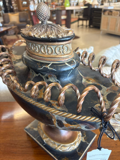 Urn