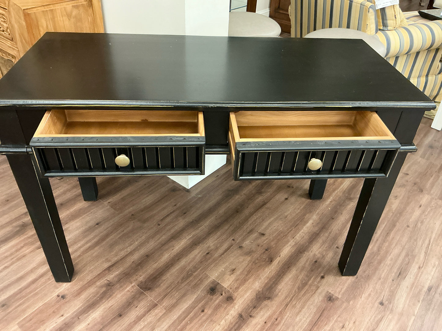 Black Desk