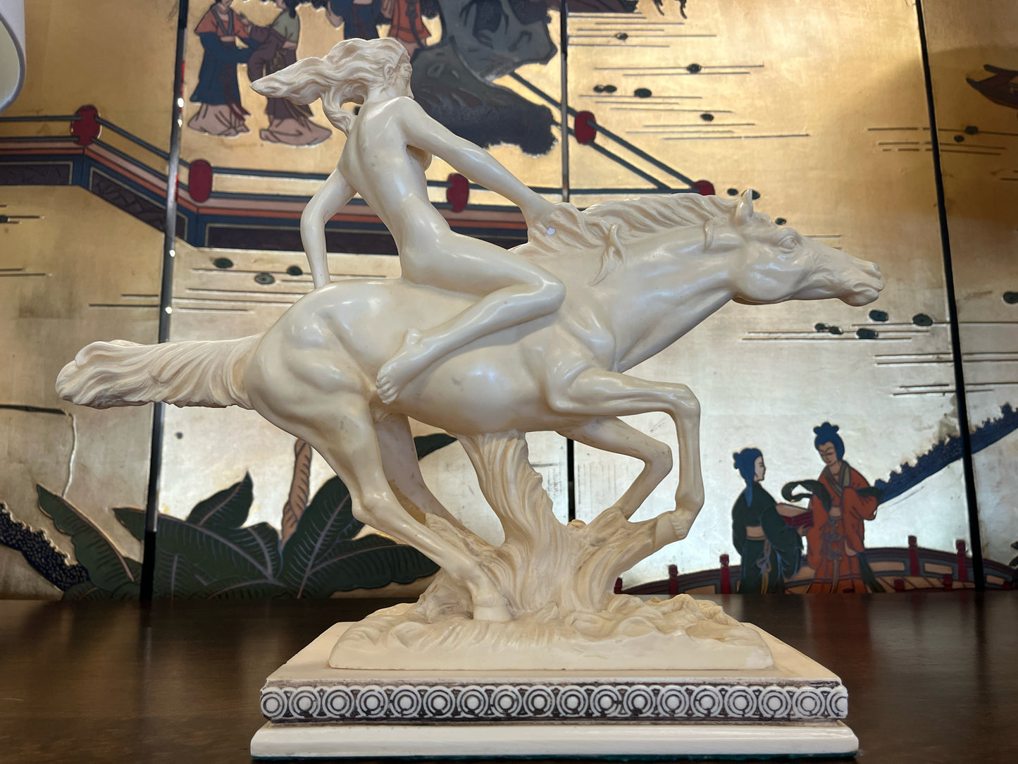 Figurine