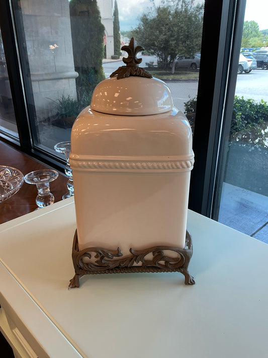 Canister