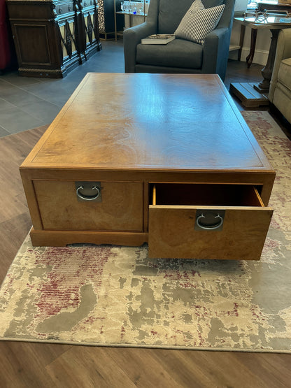 Cocktail table/living room