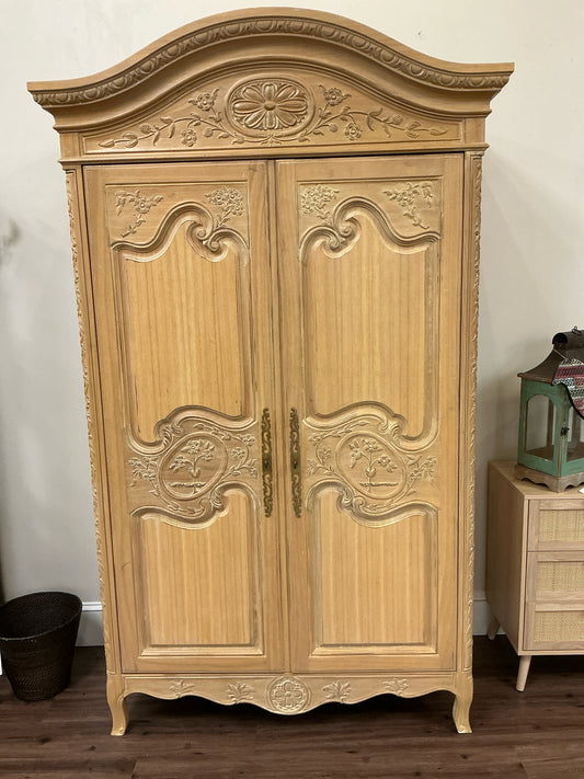 Armoire