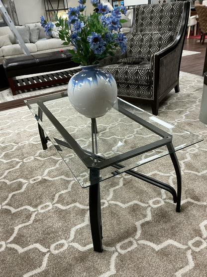 Cocktail table/living room