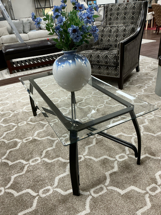 Cocktail table/living room
