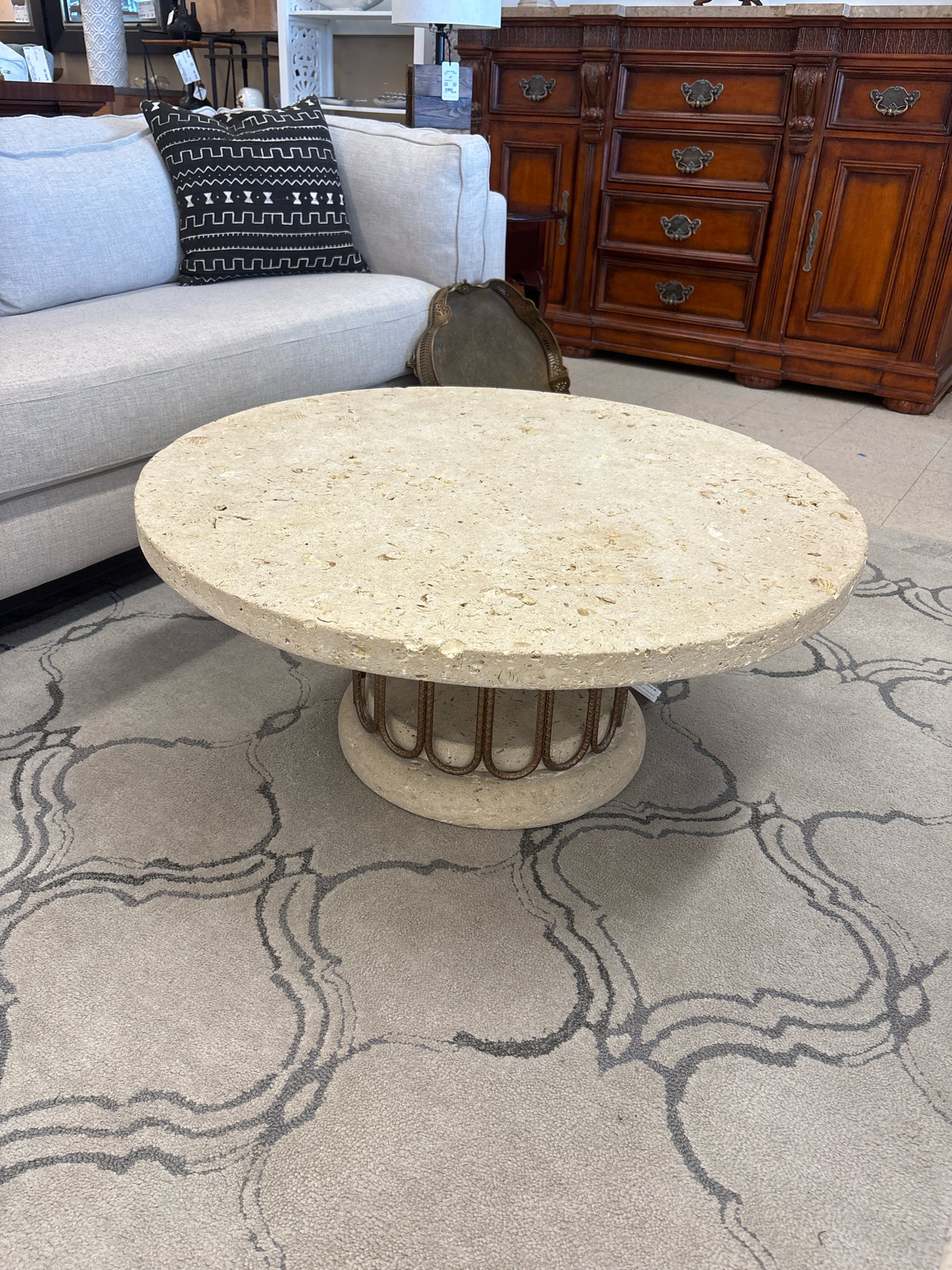 Cocktail table/living room
