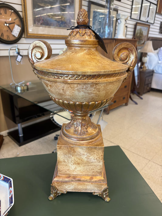 Urn