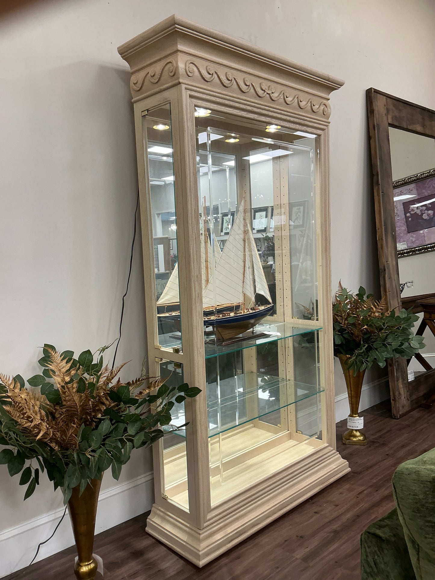 Pulaski Curio