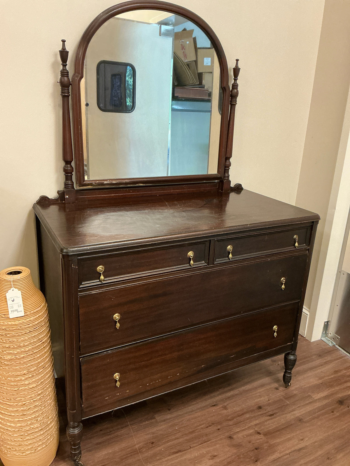 Dresser
