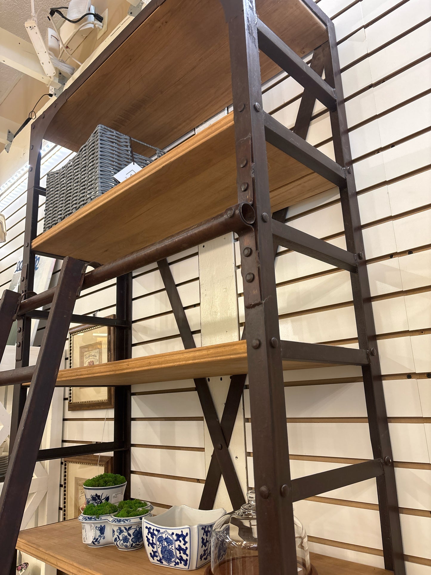 Shelf