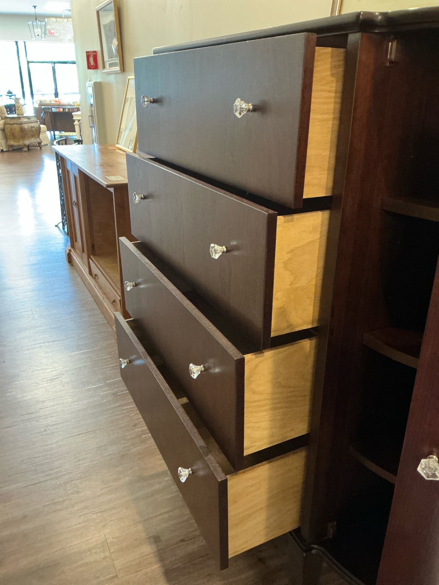 Dresser